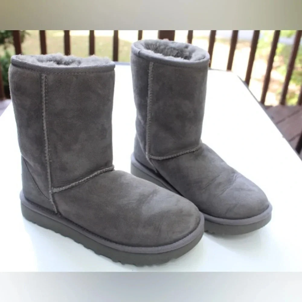 NWOT UGG classic tall boots